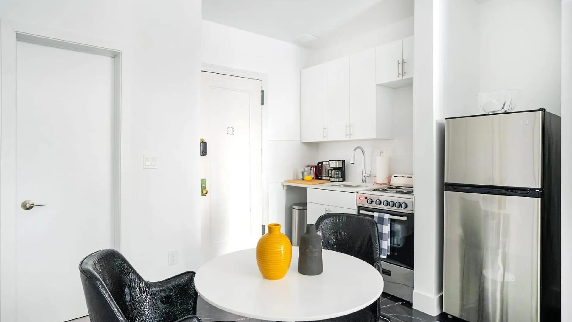 444-4F Newly Renovated 1Br In Midtown West Apartment New York