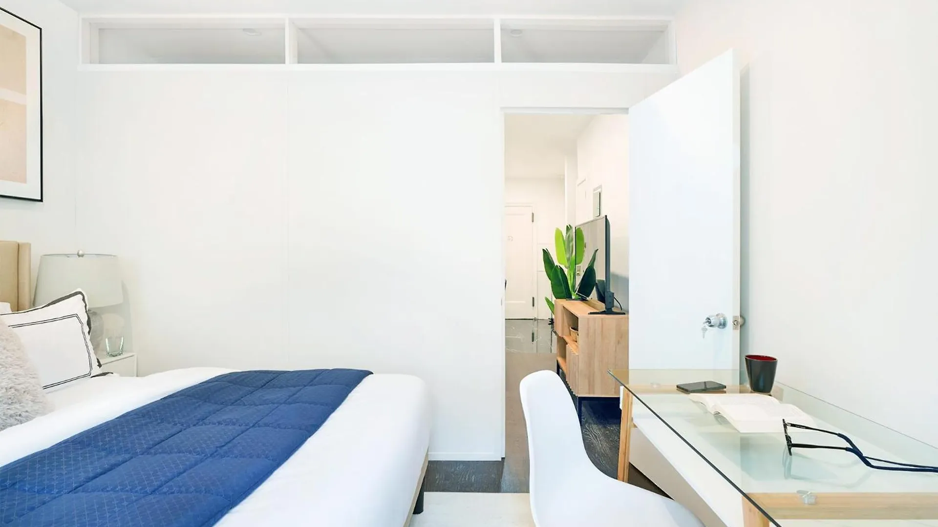 444-4F Newly Renovated 1Br In Midtown West Apartment New York