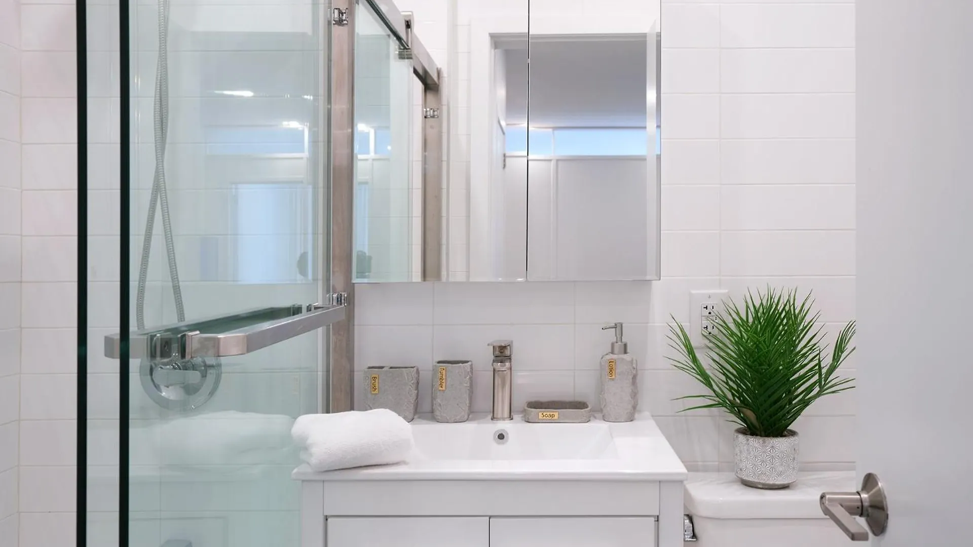 Appartamento 444-4F Newly Renovated 1Br In Midtown West New York